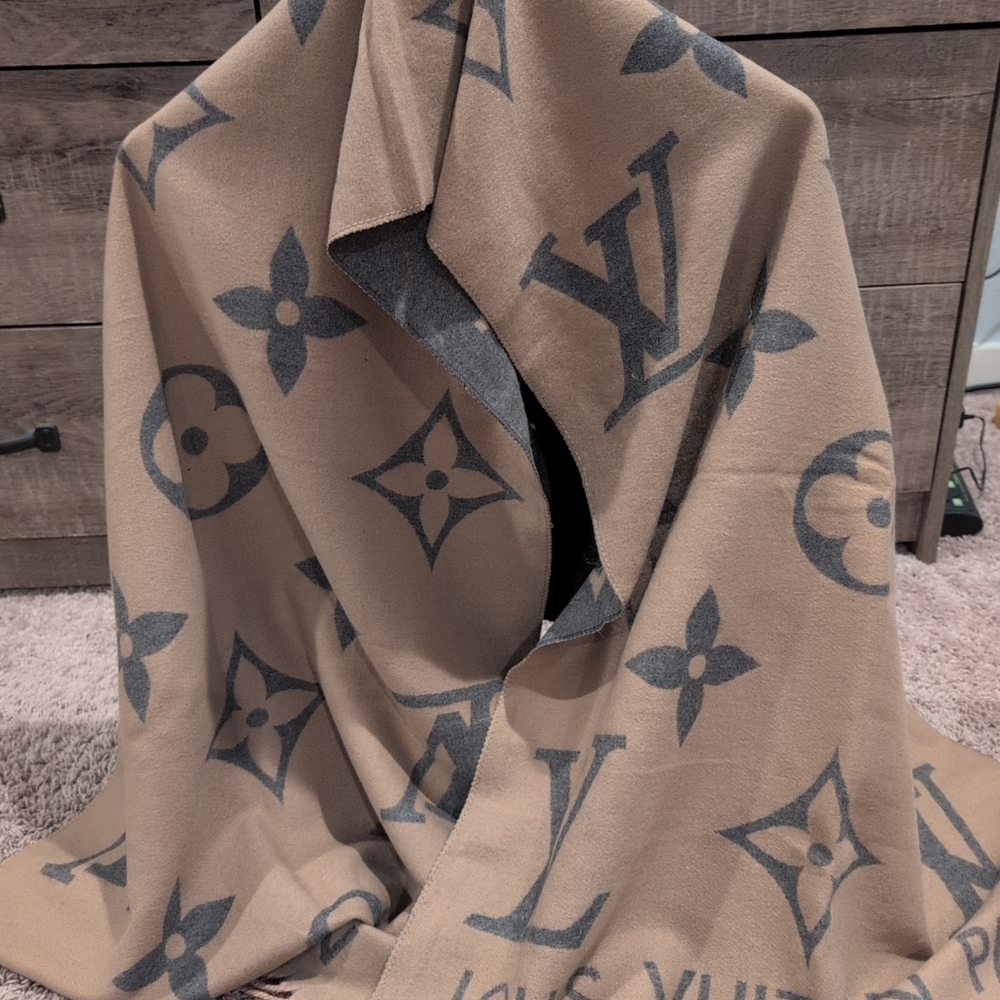 Louis Vuitton Tan and Gray Monogram Scarf